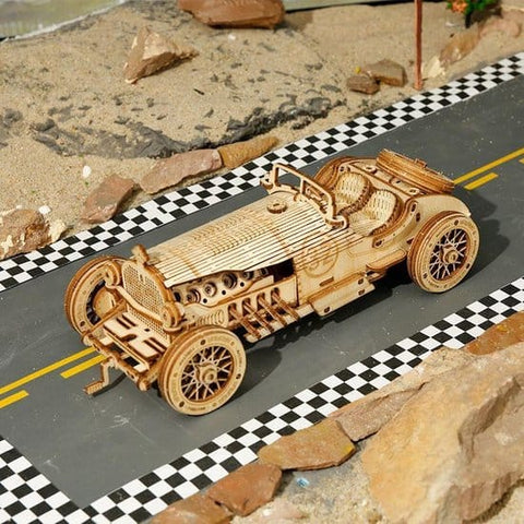 Différences entre les Maquettes en Bois Miniature, Mécanique