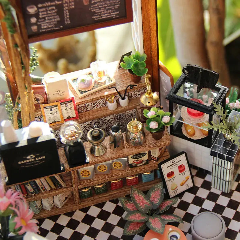 Maison Miniature Garden Café