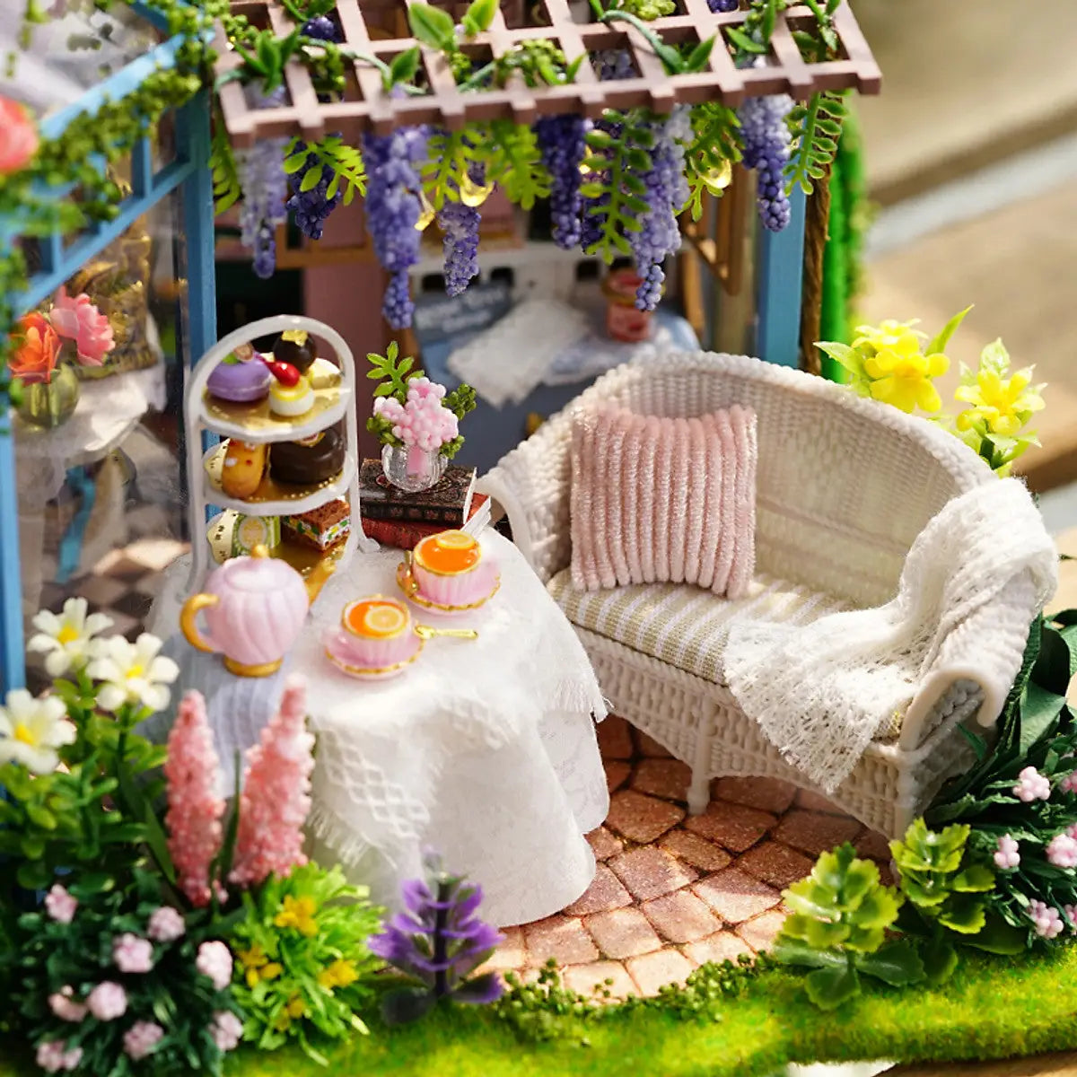 Maison Miniature le salon de thé de Rose